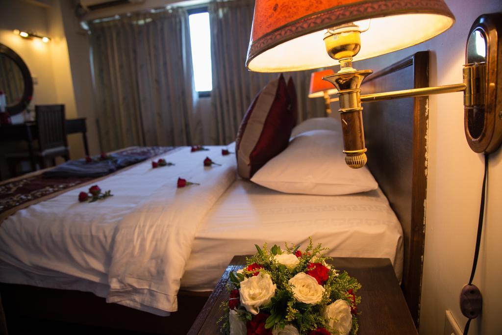 Hotel Yangon Esterno foto