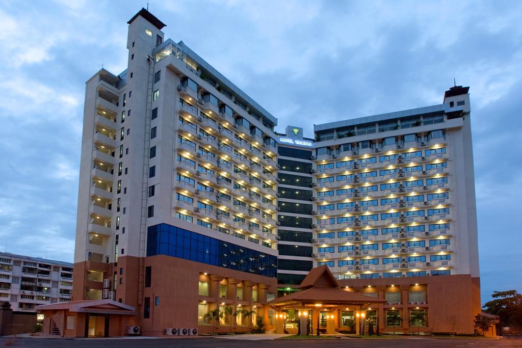 Hotel Yangon Esterno foto
