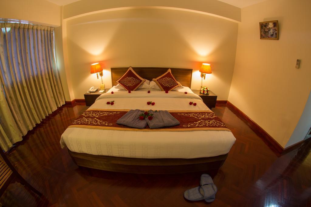 Hotel Yangon Esterno foto