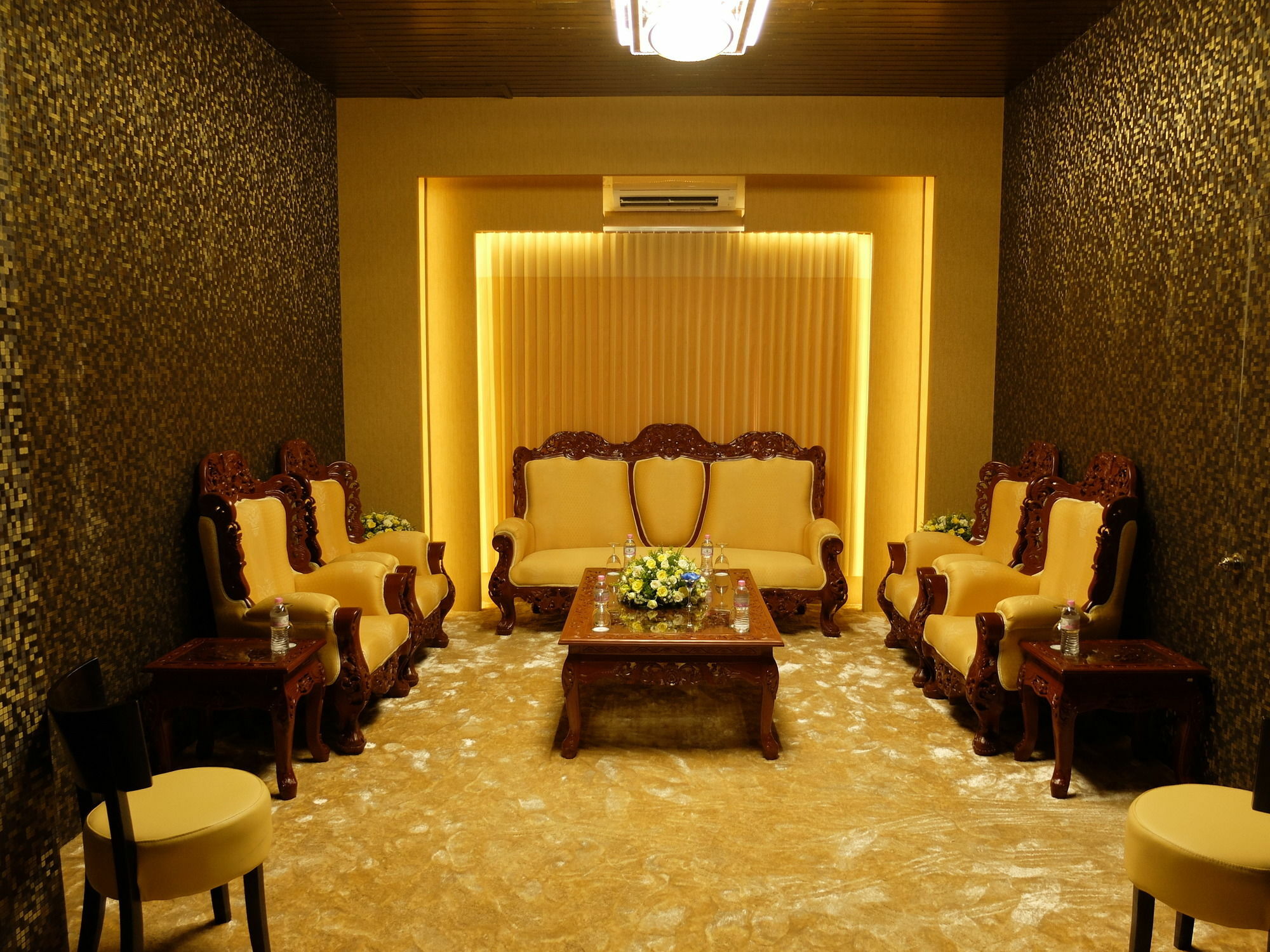 Hotel Yangon Esterno foto